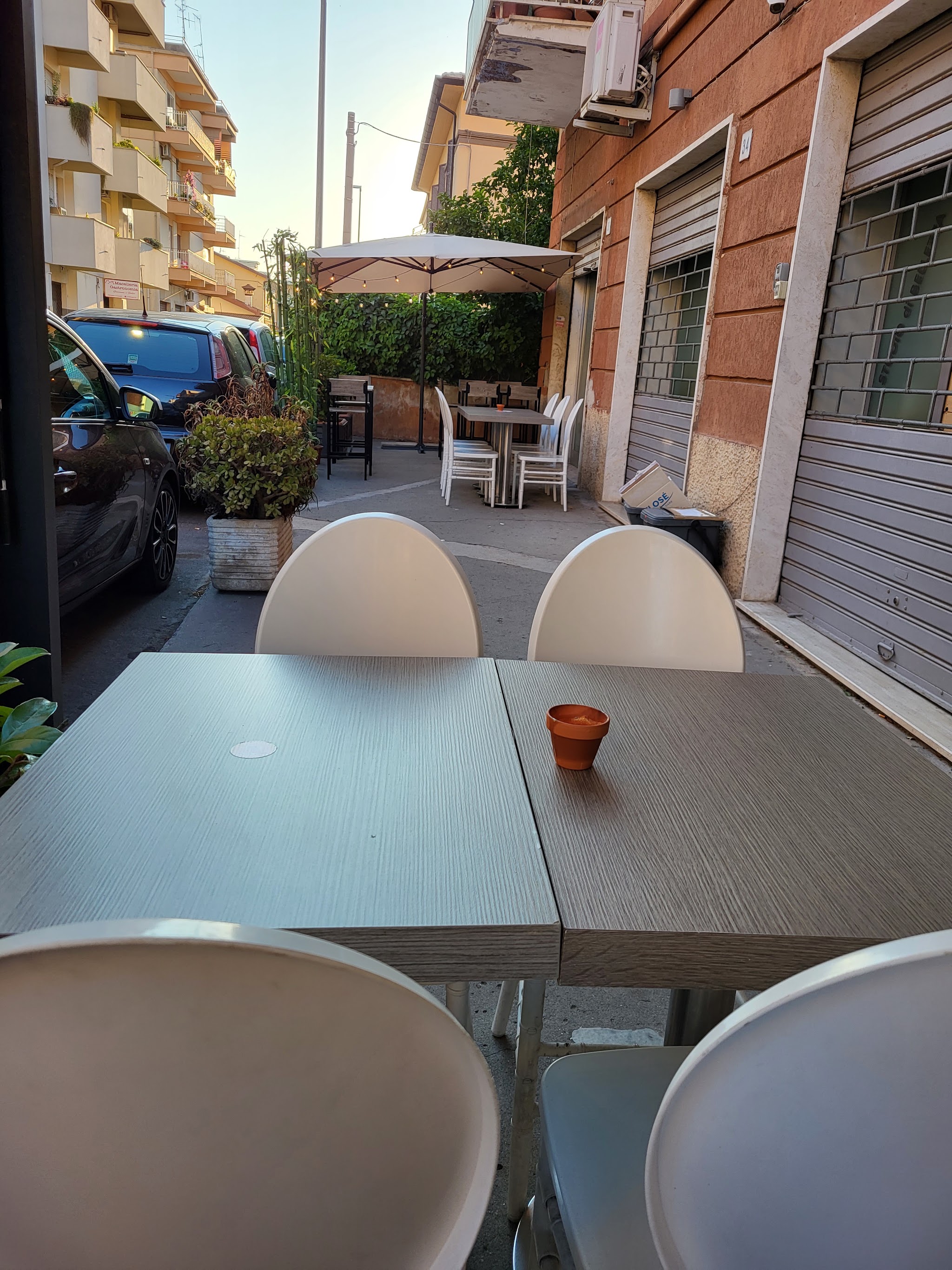 Interno della pizzeria GIÙ GIÙ
